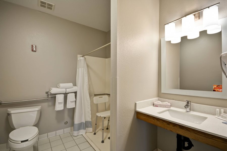 TownePlace Suites by Marriott Sioux Falls South — Bathroom