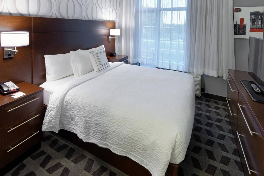 TownePlace Suites by Marriott Springfield — Guest room