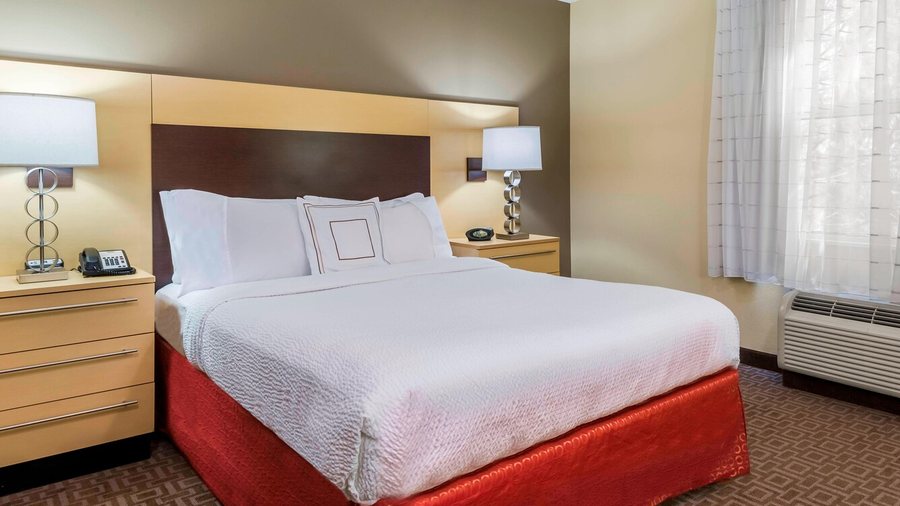 TownePlace Suites by Marriott Tampa Clearwater — Guest room