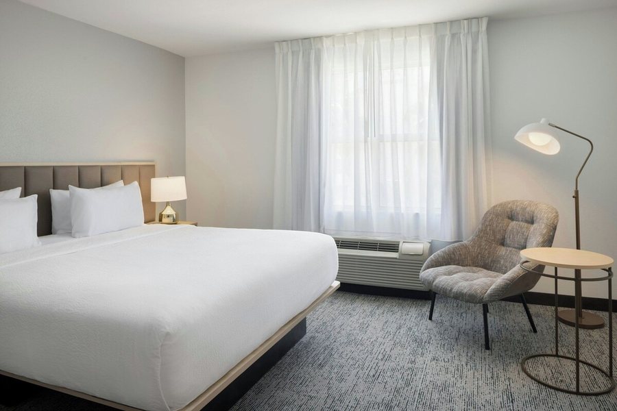 TownePlace Suites by Marriott Tampa Westshore Airport — Guest room