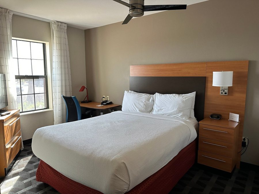 TownePlace Suites by Marriott Tucson — Guest room