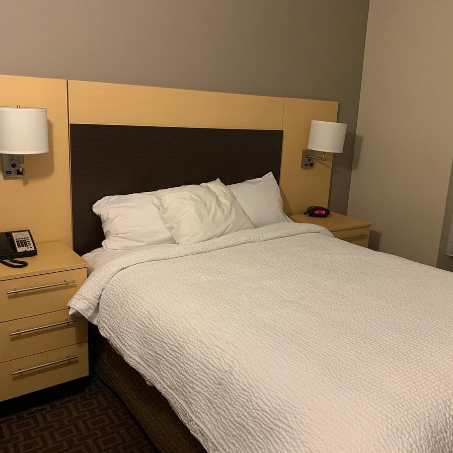 TownePlace Suites by Marriott Vincennes — Guest room