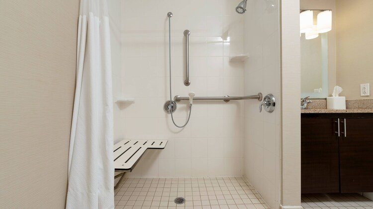 TownePlace Suites by Marriott Wilmington Wrightsville Beach — Bathroom