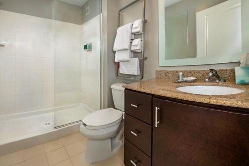 Towneplace Suites Fredericksburg — Bathroom