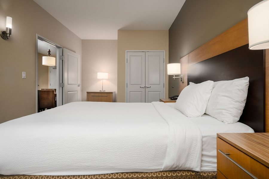 TownePlace Suites Houston Galleria Area — Guest room