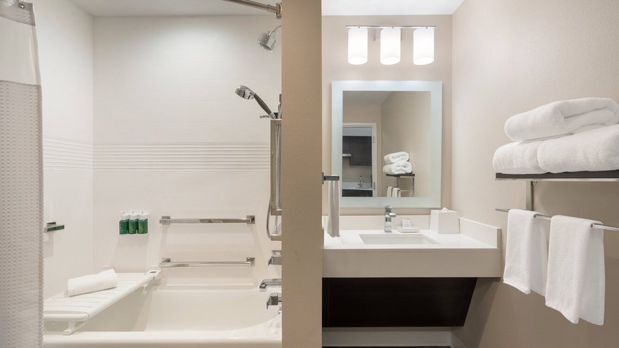 TownePlace Suites Logan — Bathroom