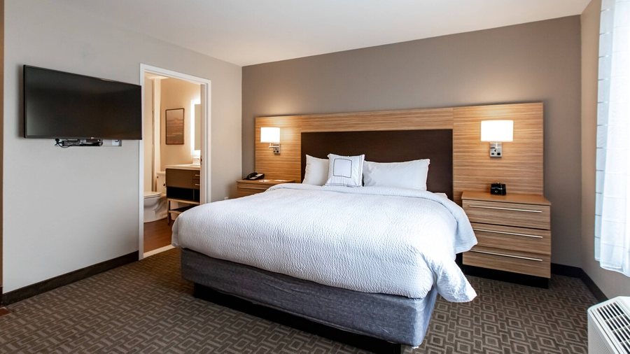 TownePlace Suites Louisville Airport — Guest room