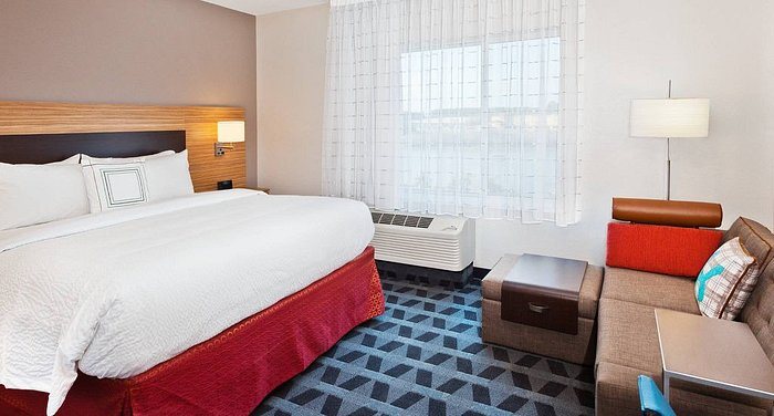 TownePlace Suites Montgomery EastChase — Guest room