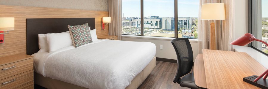 TownePlace Suites New Orleans Downtown Canal Street — Guest room