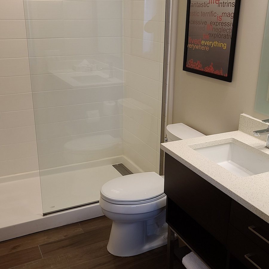 TownePlace Suites Petawawa — Bathroom