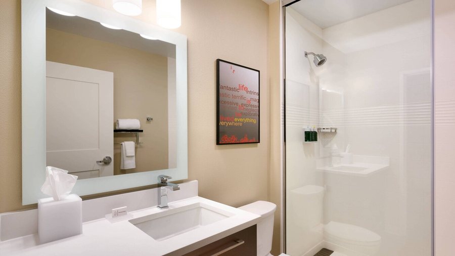 Towneplace Suites Salt Lake City Downtown — Bathroom
