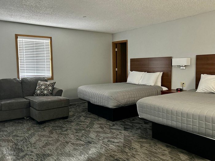 TownHouse Extended Stay — Guest room