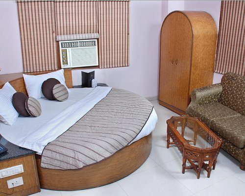 Townhouse Oak Paharganj Delhi Railway Station — Guest room