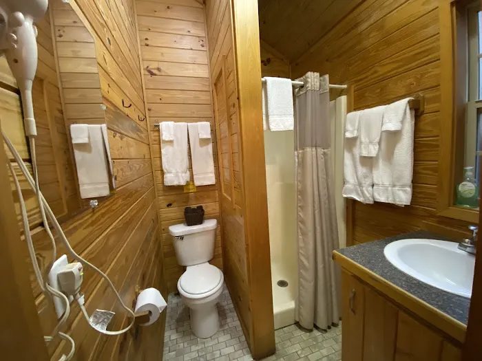 Townsend Great Smokies Koa Holiday — Bathroom