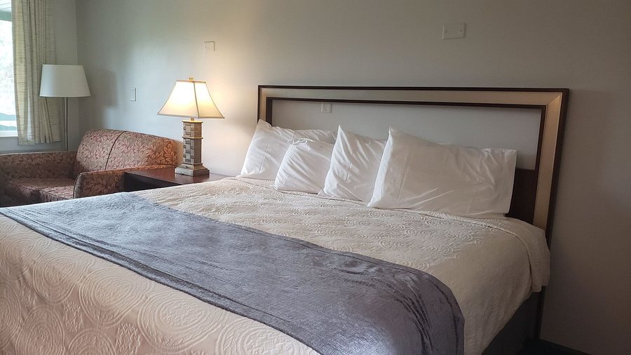 Townsend River Breeze Inn — Guest room