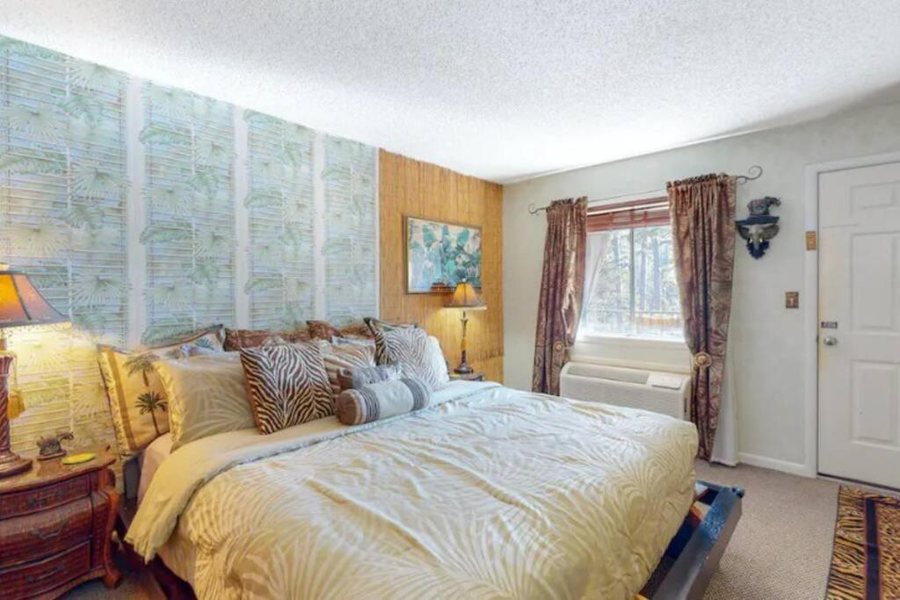 Tradewinds Lodging and Bed Breakfast — Guest room