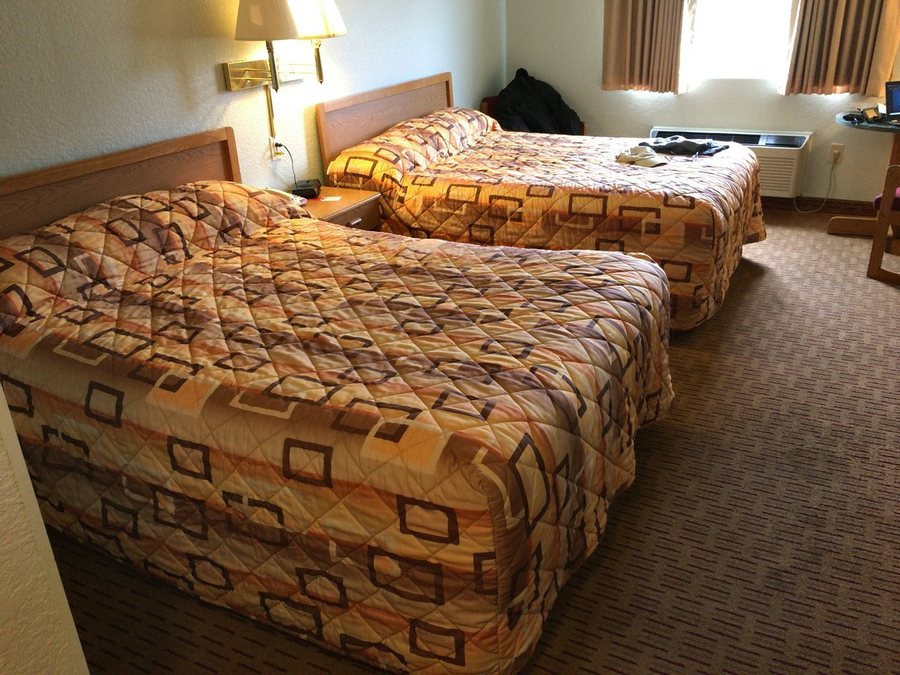 Tradewinds Motel — Guest room