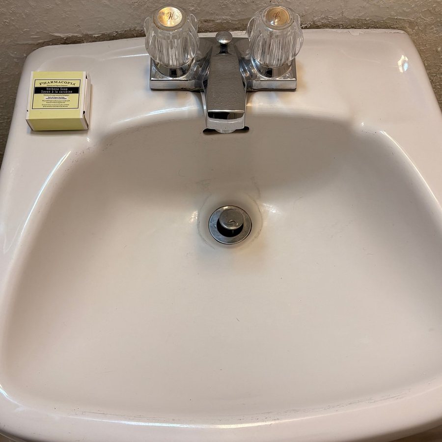Trail Motel — Bathroom
