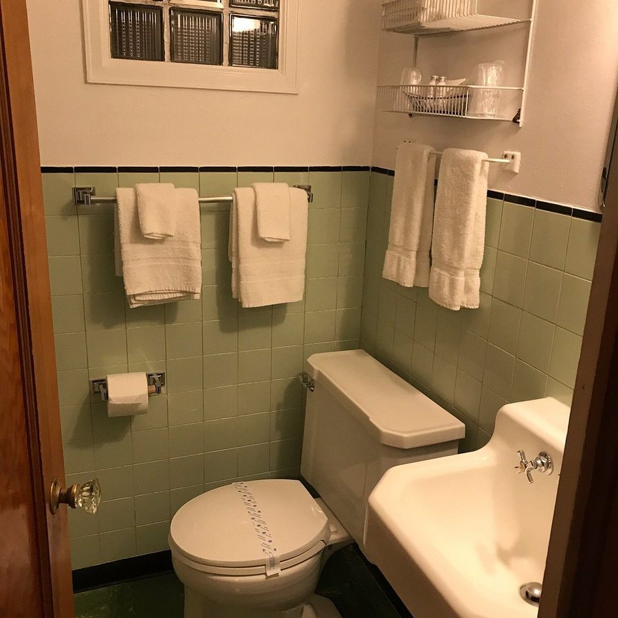 Trail Rider s Inn Motel — Bathroom