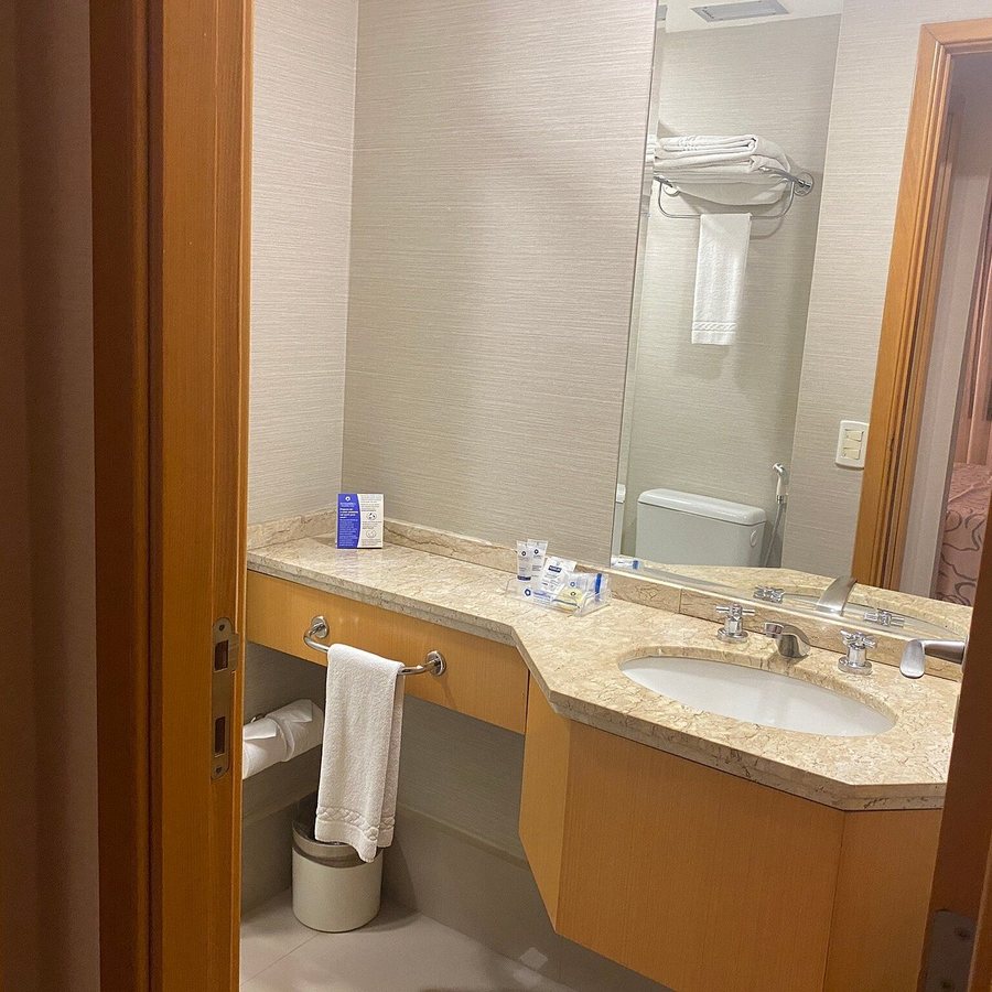 Transamerica Executive Faria Lima — Bathroom