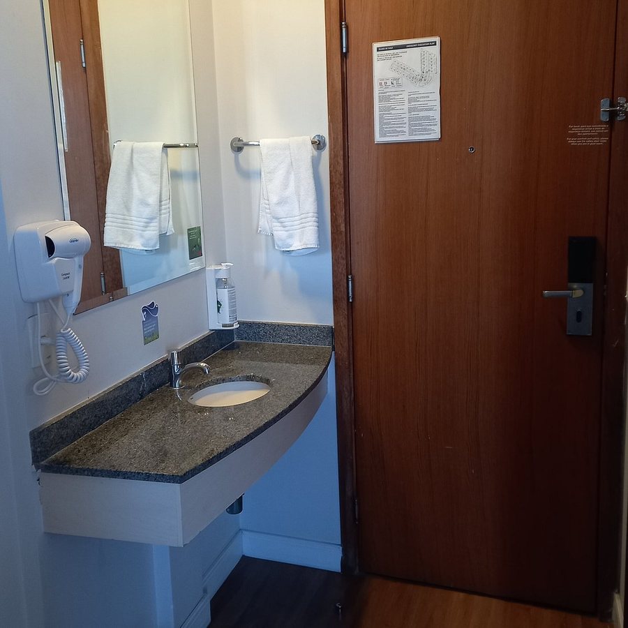 Transamerica Fit Villa Lobos — Bathroom