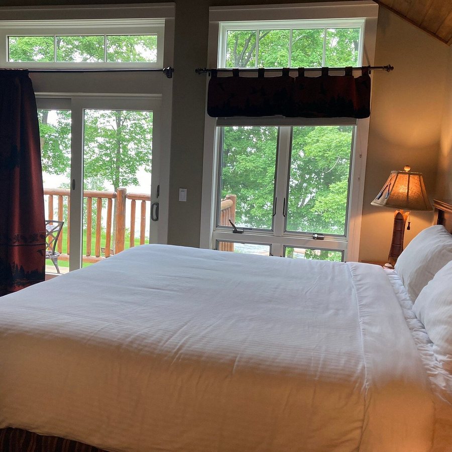 Trappers Lake Lodge Resort — Guest room