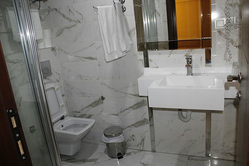 Trass Hotel Istanbul — Bathroom
