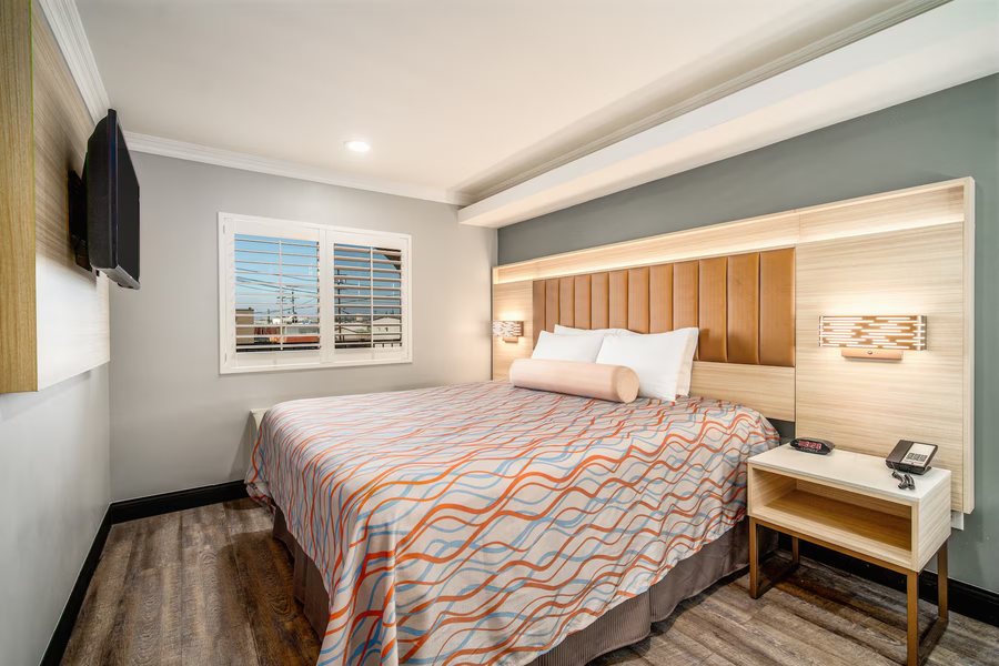 Travel Inn Los Angeles California — Guest room