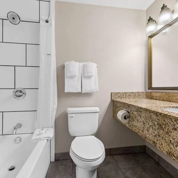 Travel Inn — Bathroom