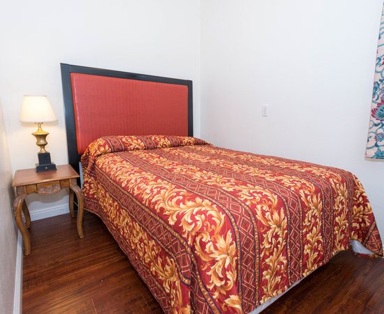 Travel Inn North Hills Los Angeles Los Angeles California — Guest room