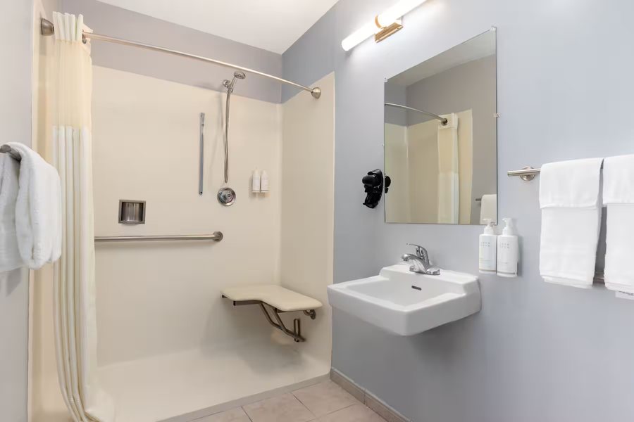 Travel Inn — Bathroom