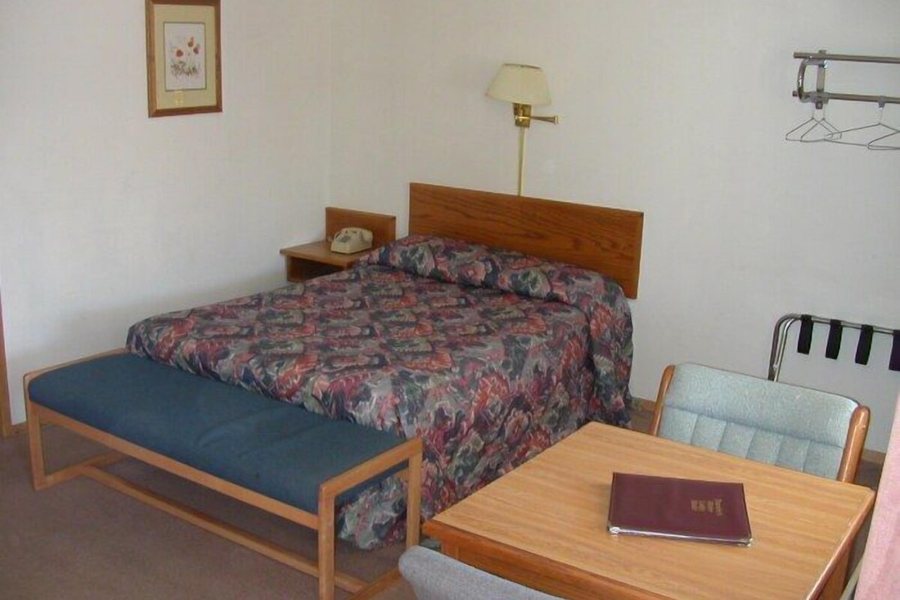 Traveler s Lodge — Guest room