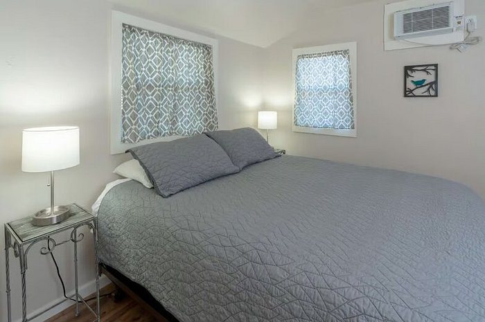 Traveler s World RV Community — Guest room