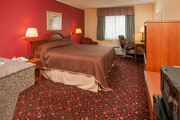 Travelodge By Wyndham Beckley — Guest room