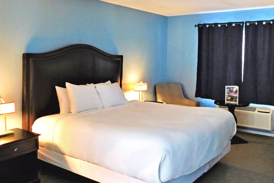 Travelodge by Wyndham Big Bear Lake CA — Guest room