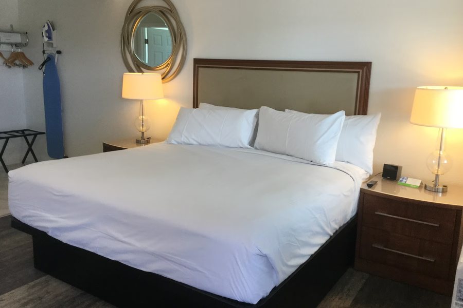 Travelodge by Wyndham Crescent City — Guest room