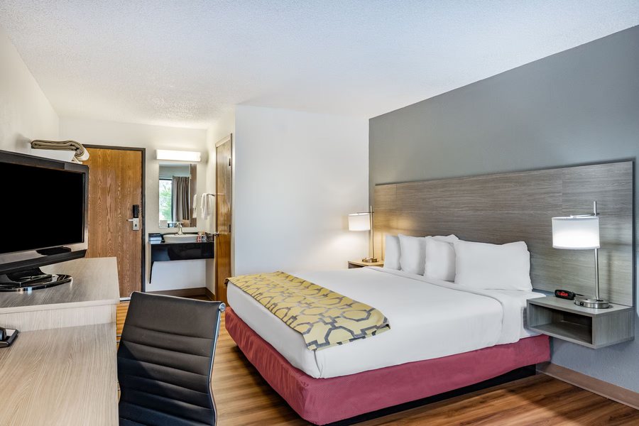 Travelodge by Wyndham Gillette — Guest room