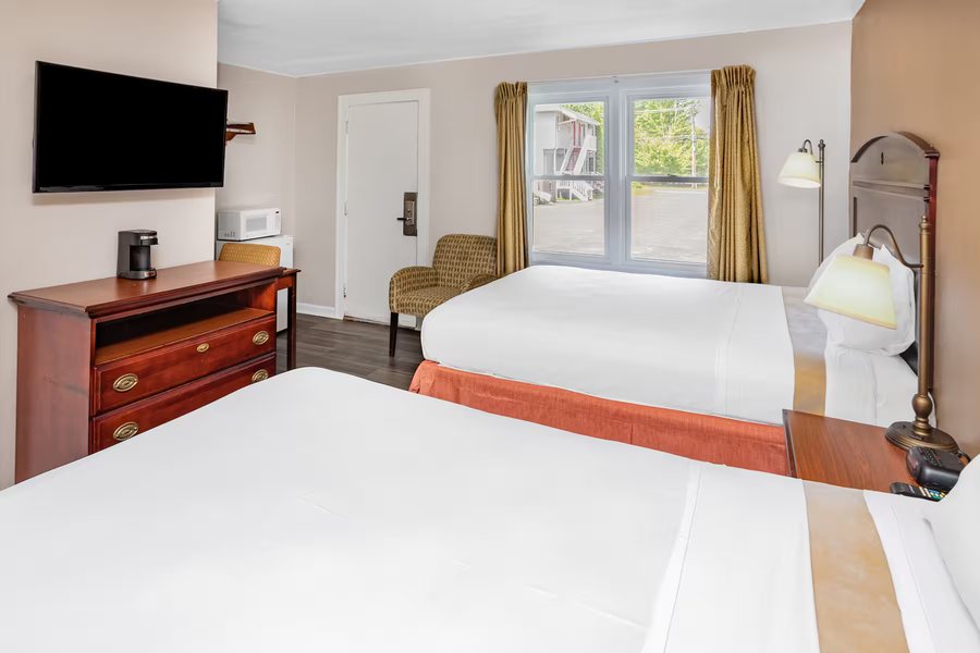 Travelodge by Wyndham Great Barrington Berkshires — Guest room