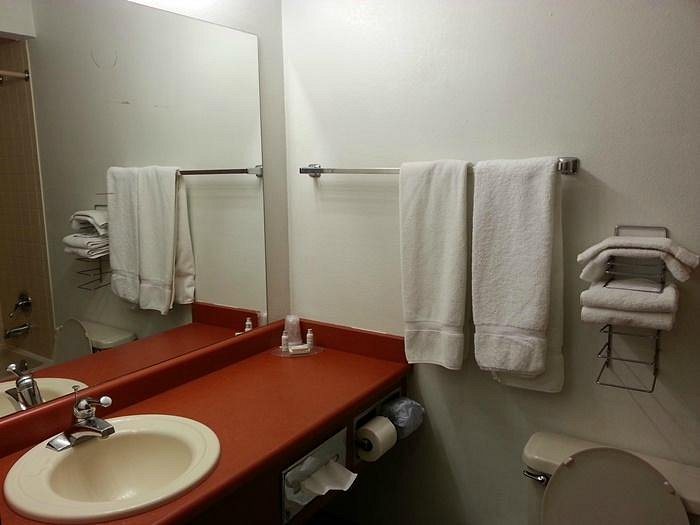 Travelodge by Wyndham Green River — Bathroom