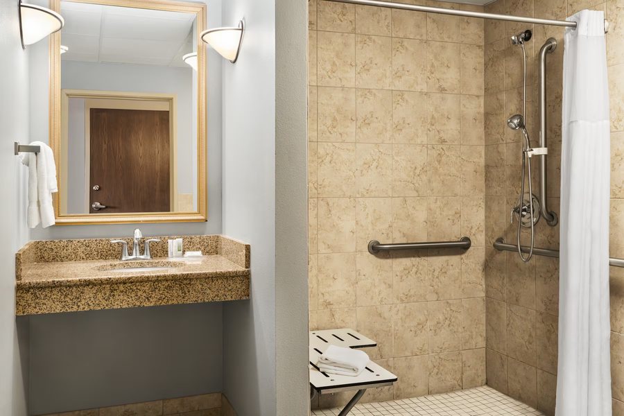 Travelodge by Wyndham Laramie — Bathroom