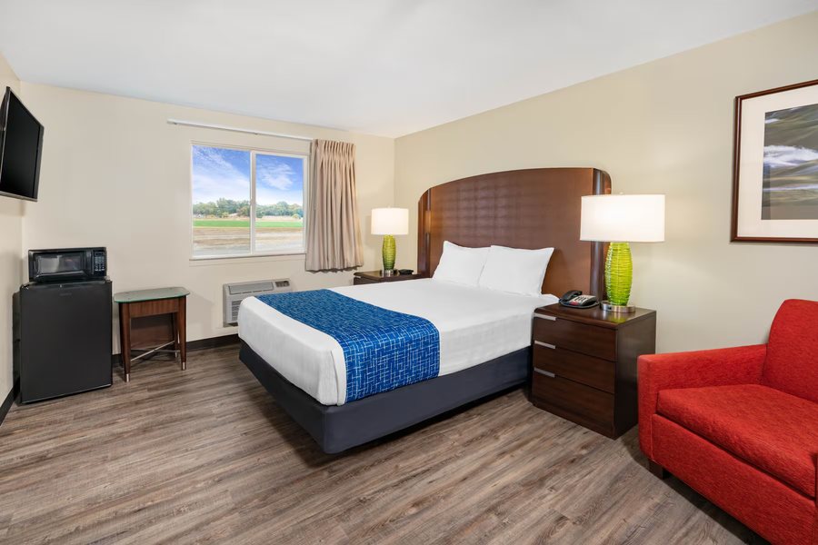 Travelodge by Wyndham Lovell Bighorns — Guest room