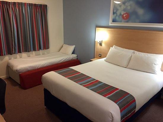 Travelodge by Wyndham Mansfield — Guest room