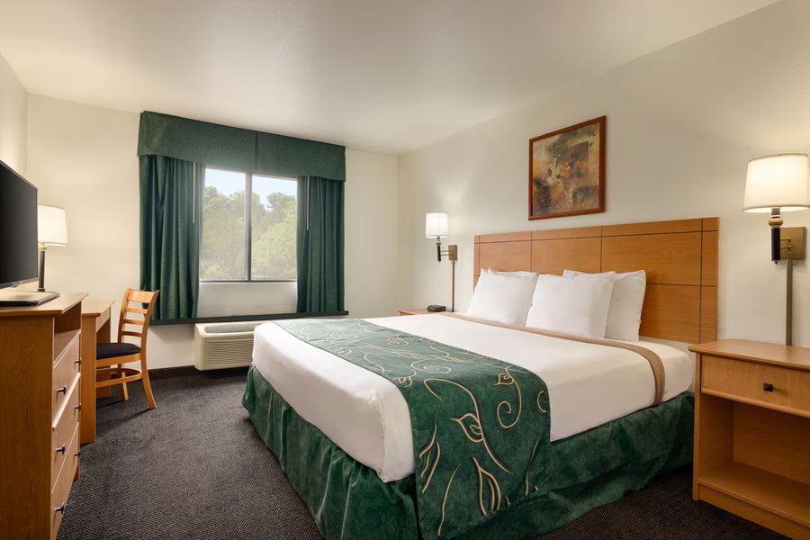 Travelodge by Wyndham Marysville — Guest room