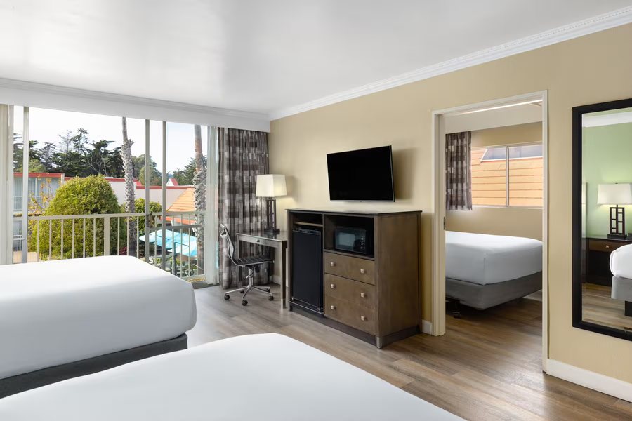 Travelodge by Wyndham Monterey Bay — Guest room