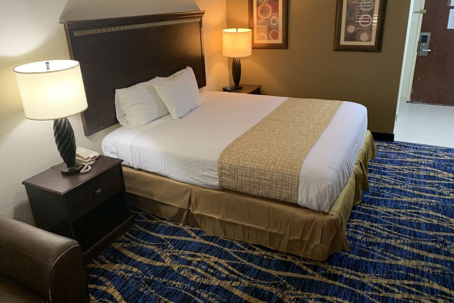 Travelodge by Wyndham Odessa — Guest room
