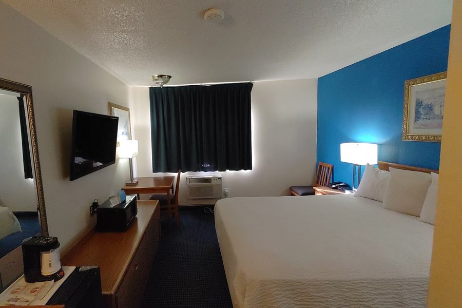 Travelodge by Wyndham Pocatello — Guest room