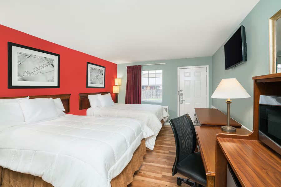 Travelodge by Wyndham Santee — Guest room