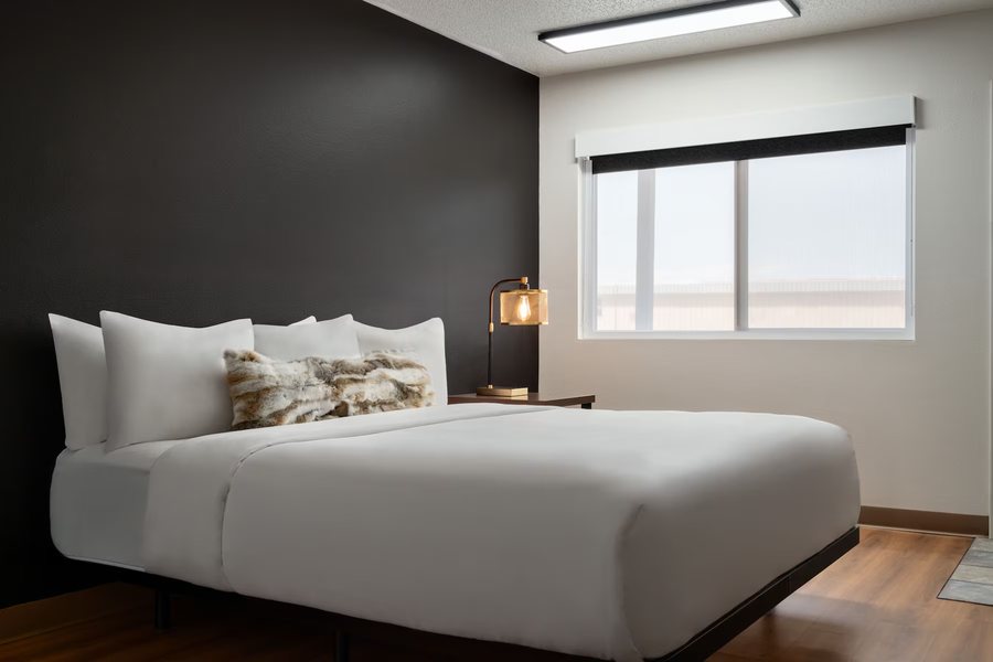 Travelodge by Wyndham Wall — Guest room