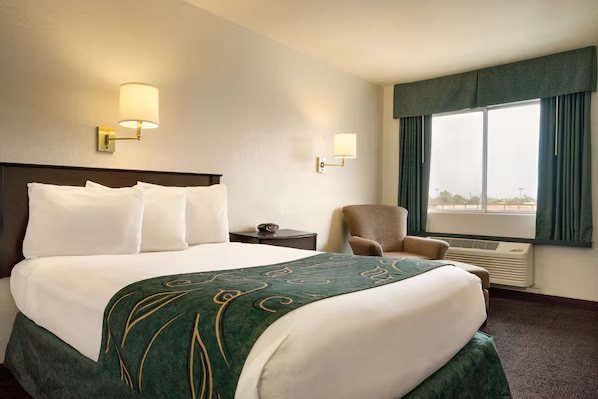 Travelodge by Wyndham Winslow — Guest room