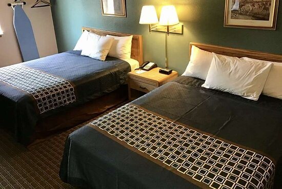Travelodge by Wyndham Worland — Guest room